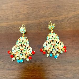 Multicolor pearl earrings.